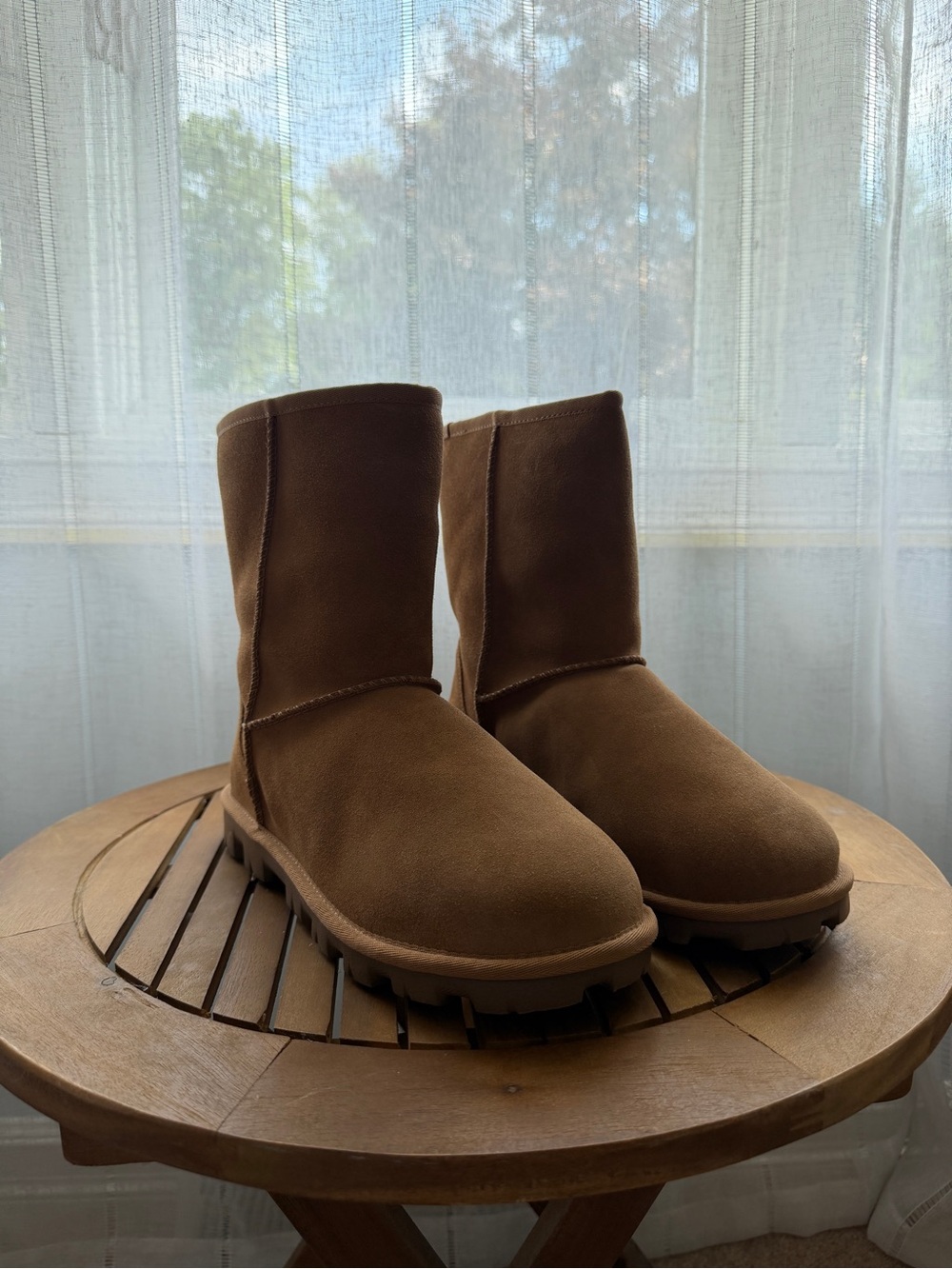 UGG Women's CLASSIC SHORT II